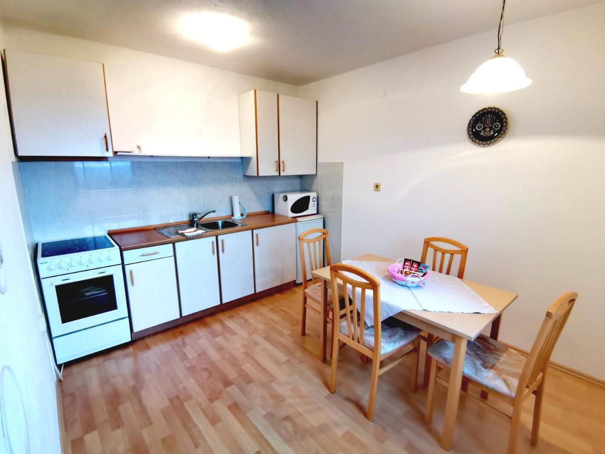 Domacija Za Robom Apartment Cerkno Exterior photo
